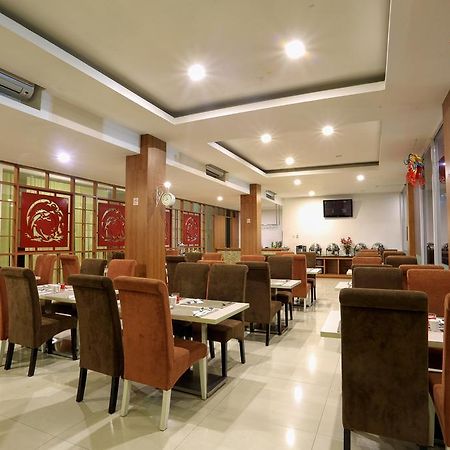 Dragon Inn Kendari Bagian luar foto