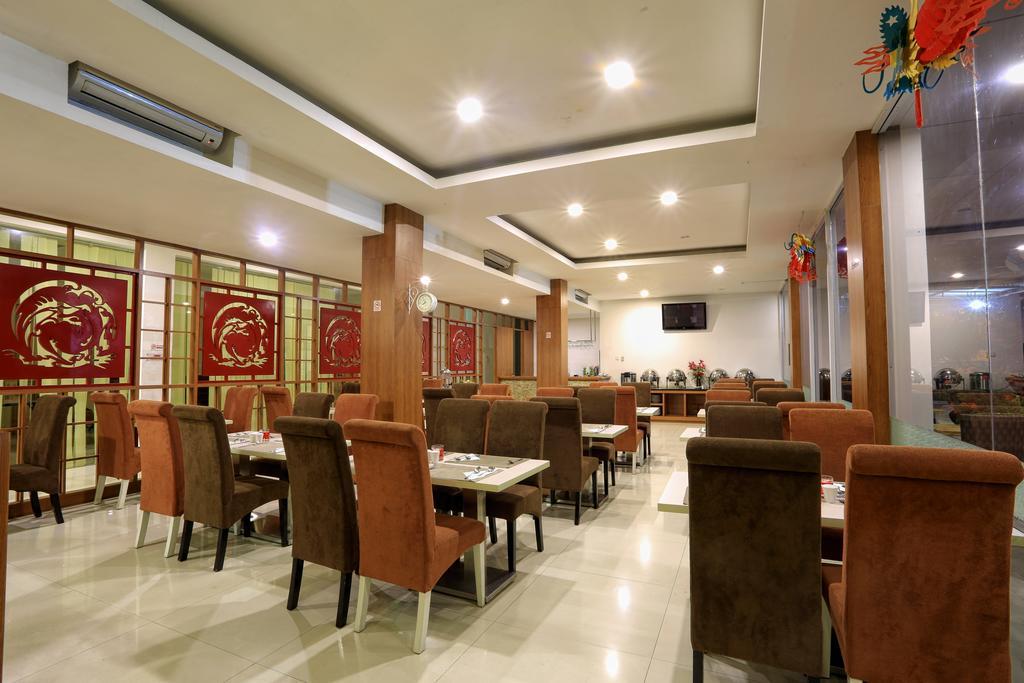 Dragon Inn Kendari Bagian luar foto