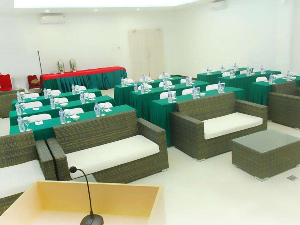 Dragon Inn Kendari Bagian luar foto