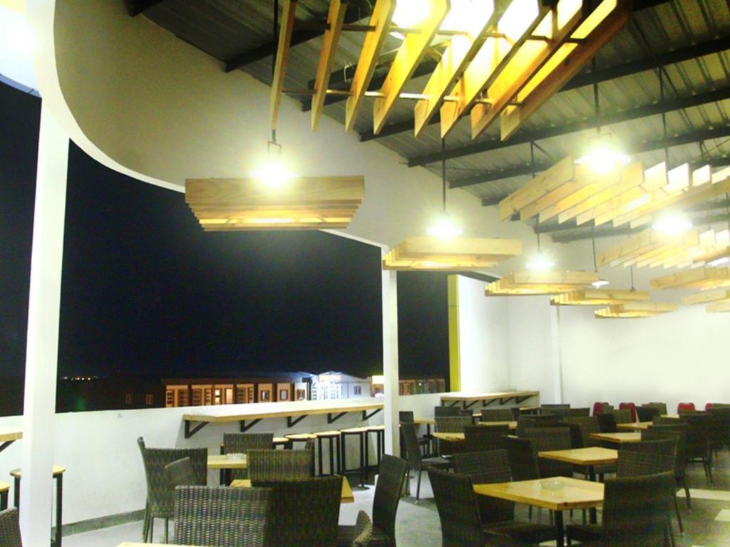 Dragon Inn Kendari Bagian luar foto