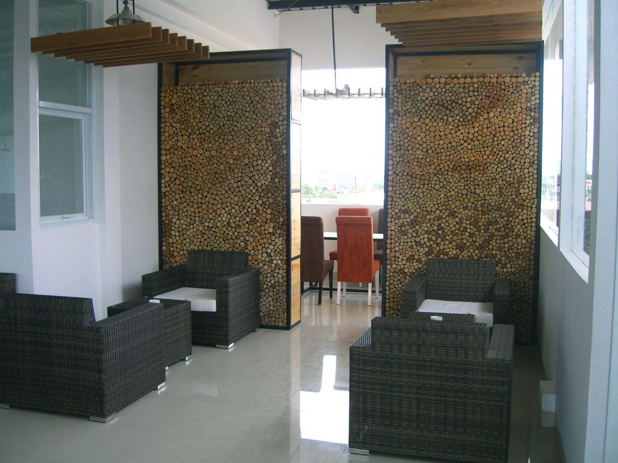 Dragon Inn Kendari Bagian luar foto