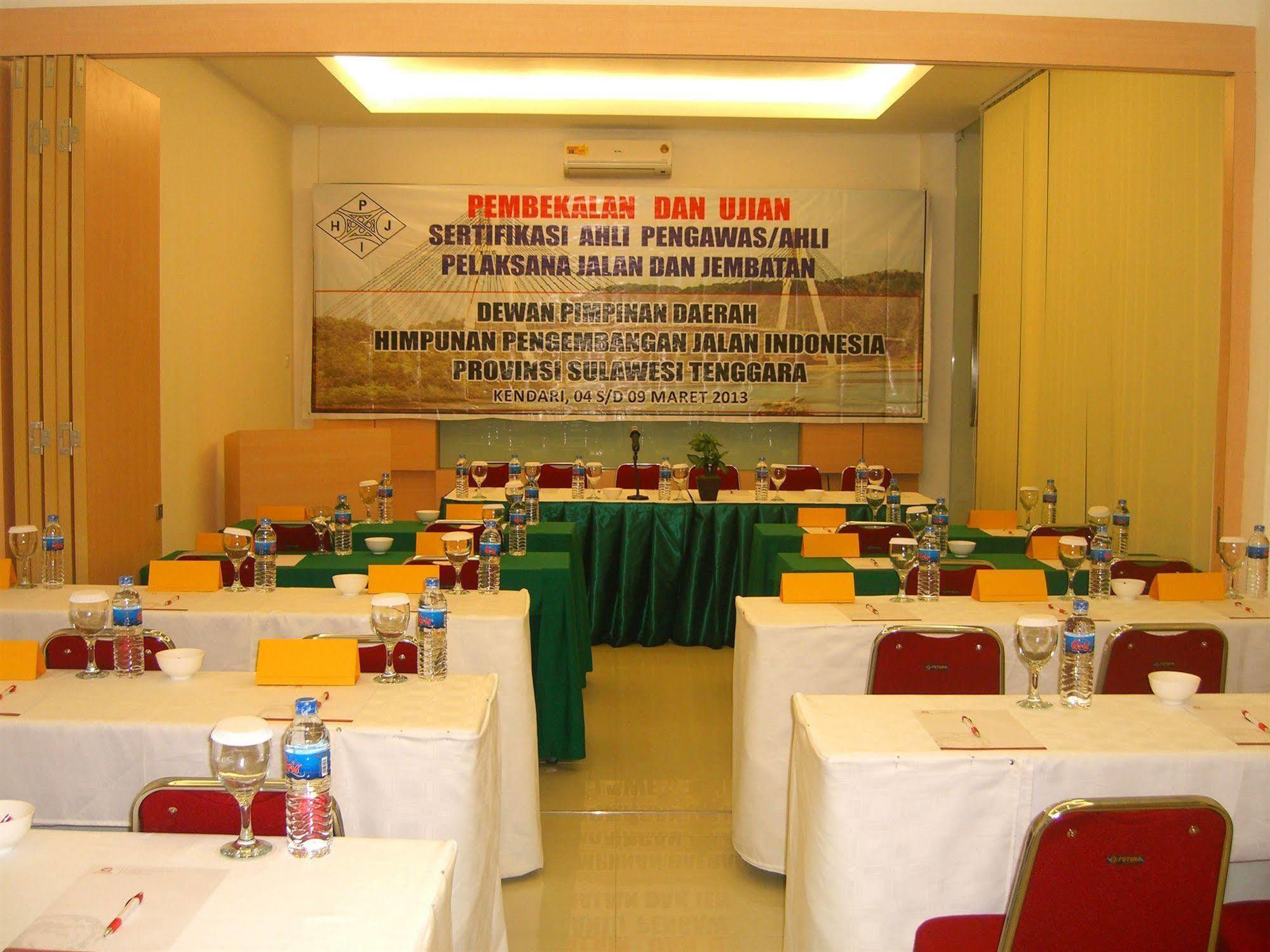 Dragon Inn Kendari Bagian luar foto