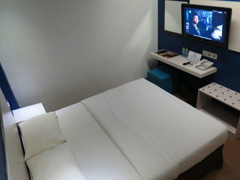 Dragon Inn Kendari Bagian luar foto